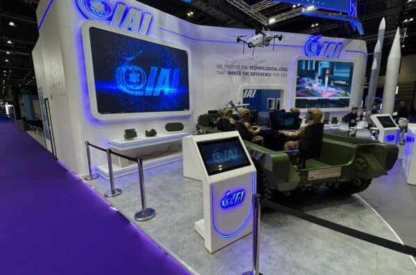 desi london 2 led screen